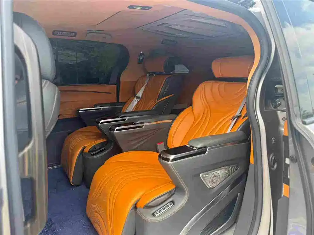 Toyota Sienna 2023 2.5L Hybrid Comfort Edition фото 3