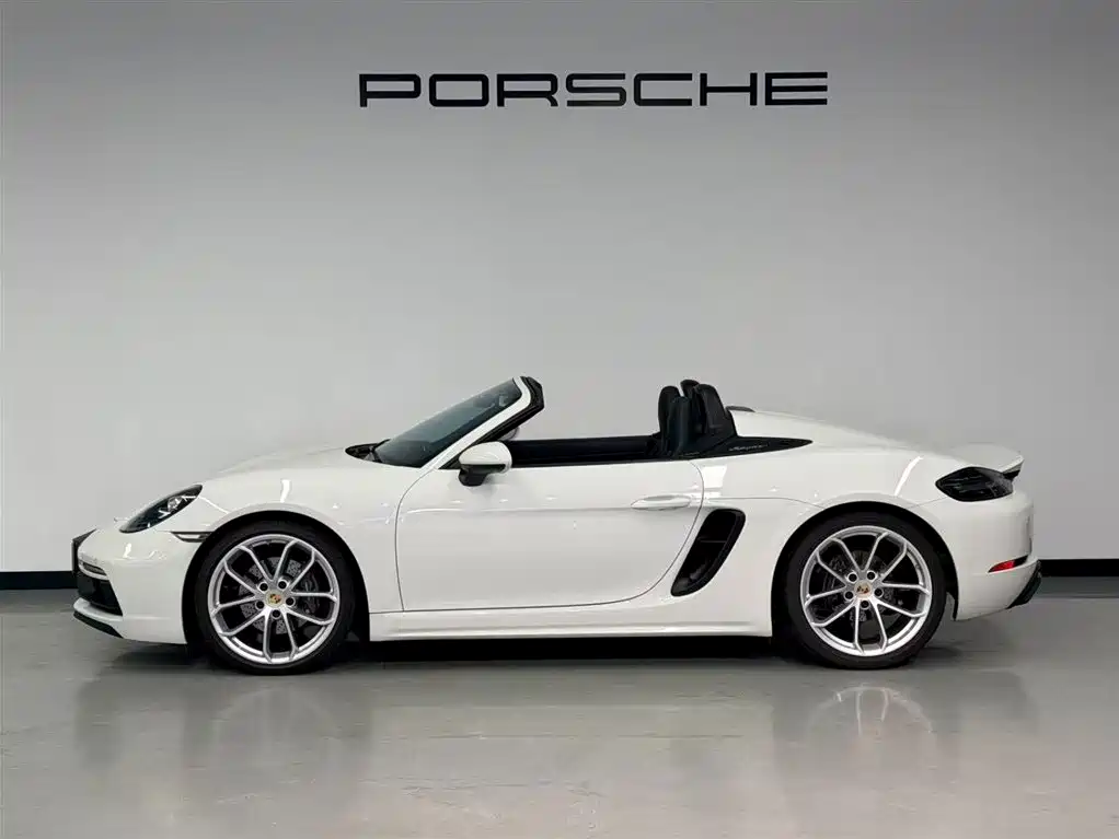 Photo 5 - Porsche 718
