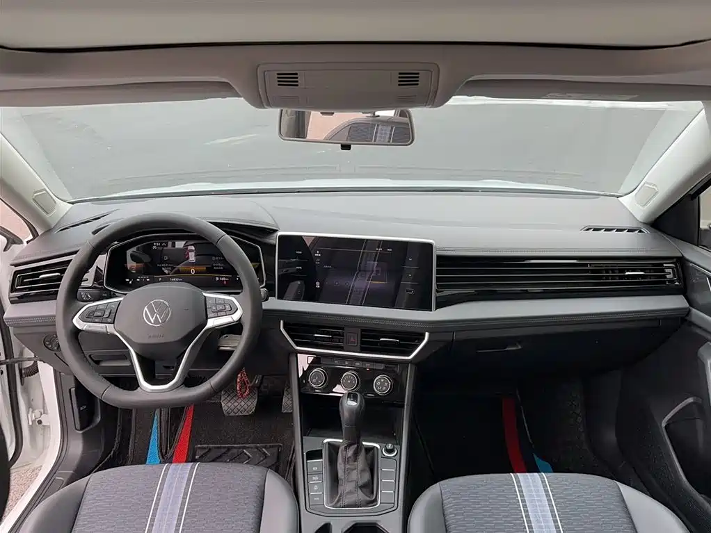 Volkswagen Sagitar 2025 300TSI DSG Flying Leap Edition фото 19