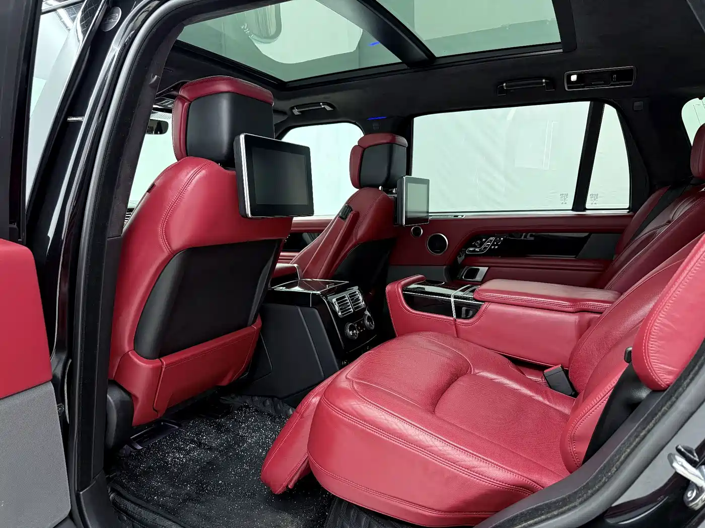 Photo 8 - Land Rover Range Rover