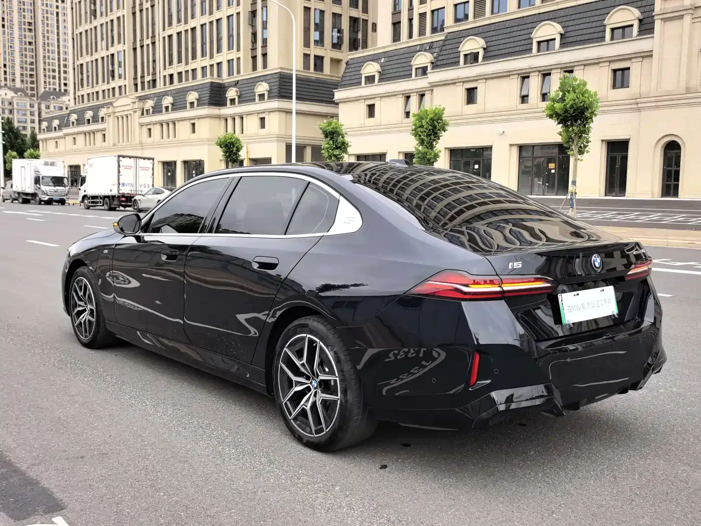 BMW i5 2024 eDrive 35L Premium Model M Sport Package фото 12