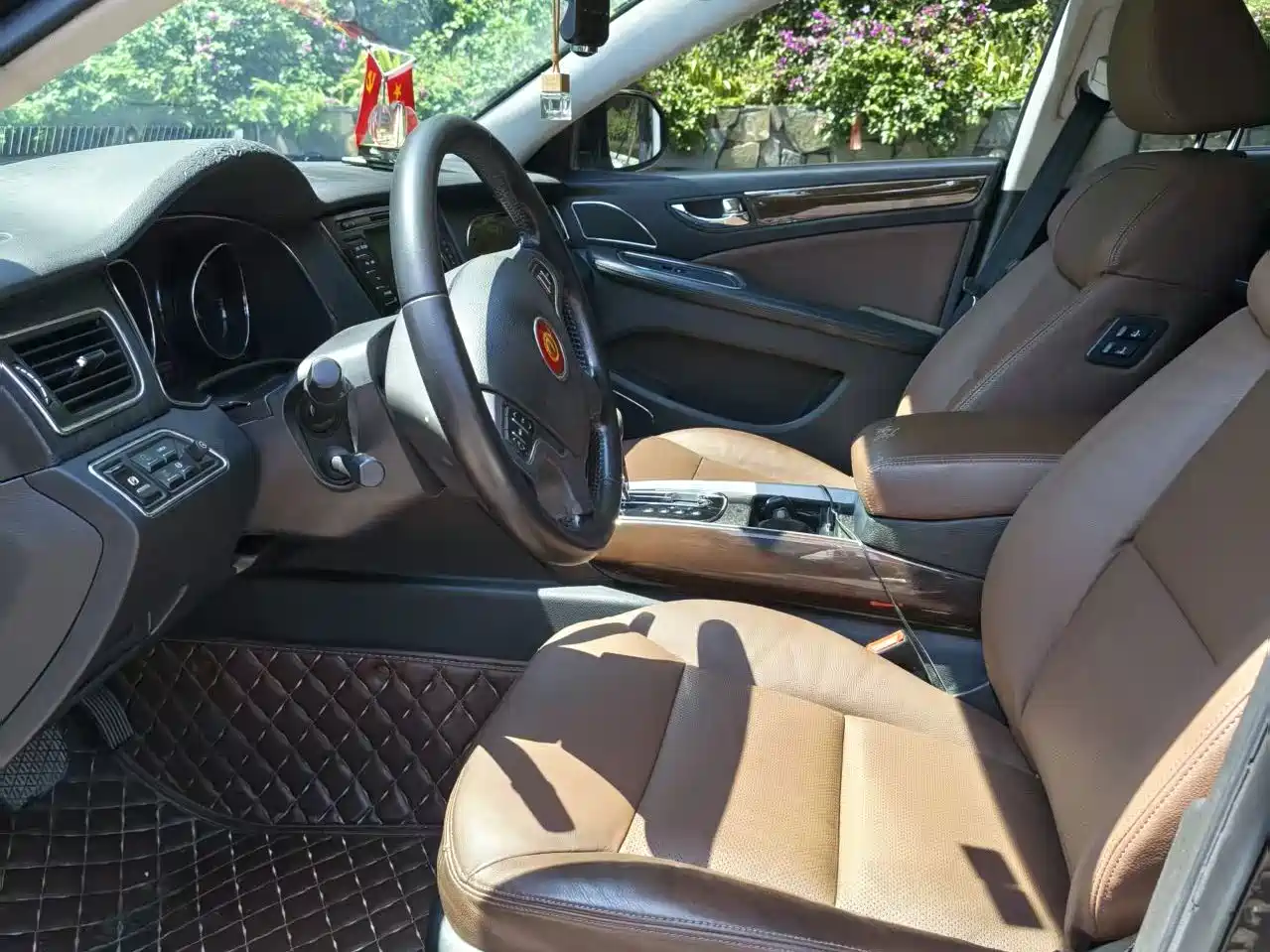Hongqi H7 2016 2015 2.0T Luxury