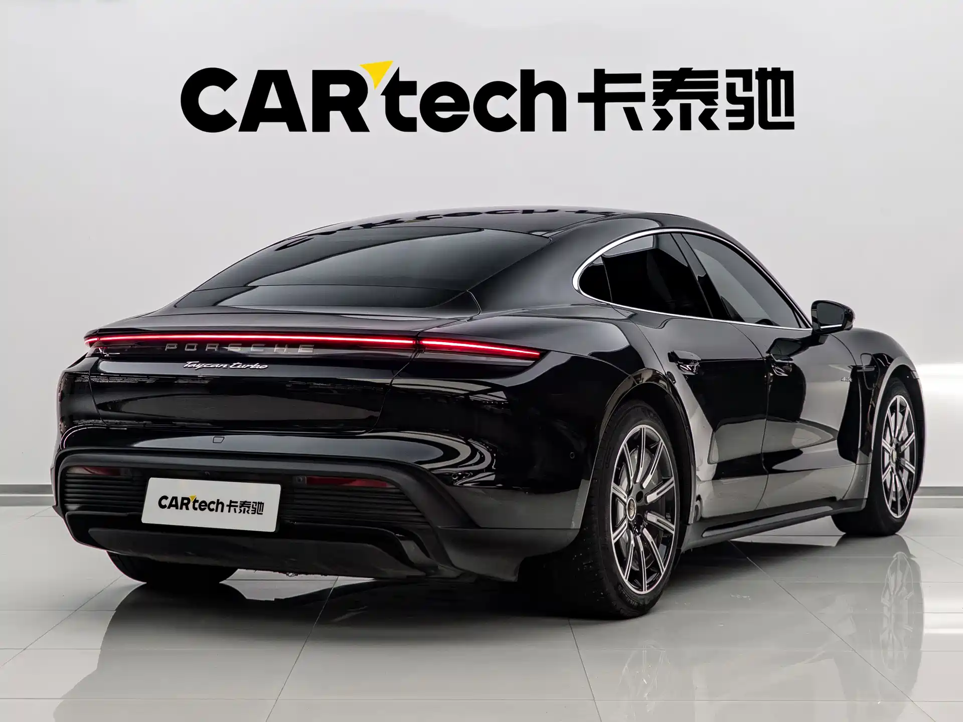 صورة 5 - Porsche Taycan