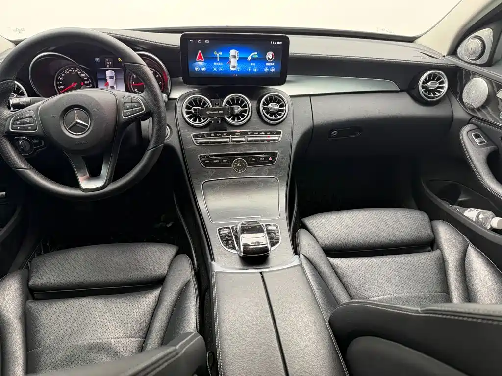 Фото 4 - Mercedes-Benz C-Class