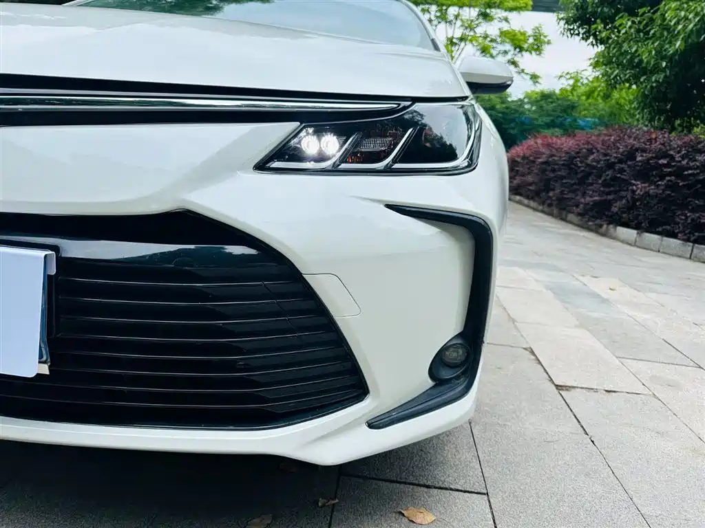 Toyota Corolla 2019 1.2T S-CVT GL-i Elite Edition фото 8