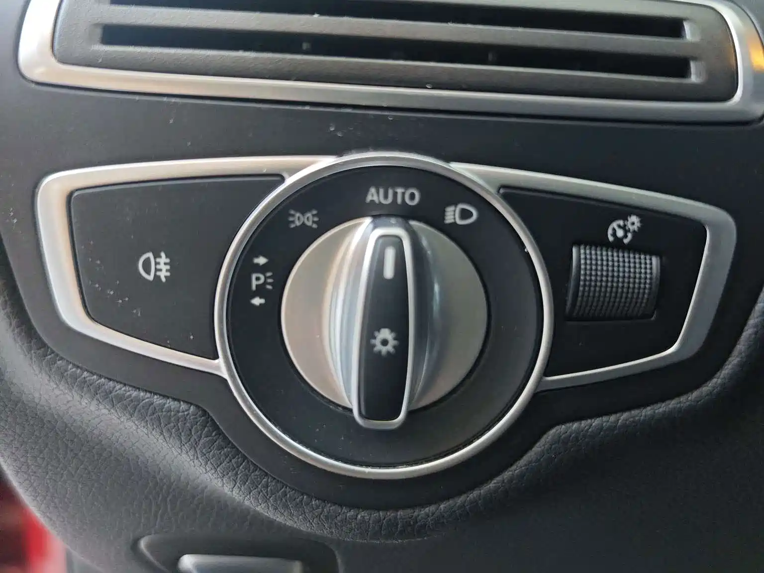 Фото 7 - Mercedes-Benz C-Class