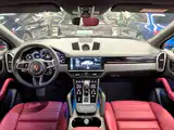 Photo 23 - Porsche Cayenne New Energy