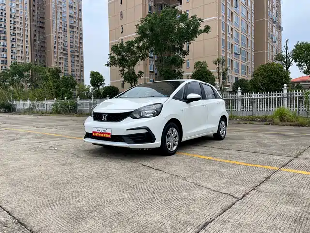 Honda Fit 1.5L CVT, Модный комфорт
