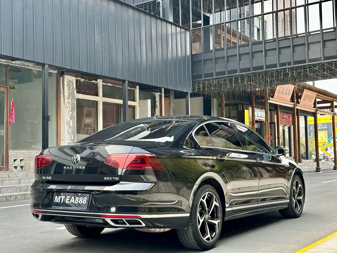 Volkswagen Magotan 2023 Model 2 Million Commemorative Edition 330TSI DSG Luxury фото 7
