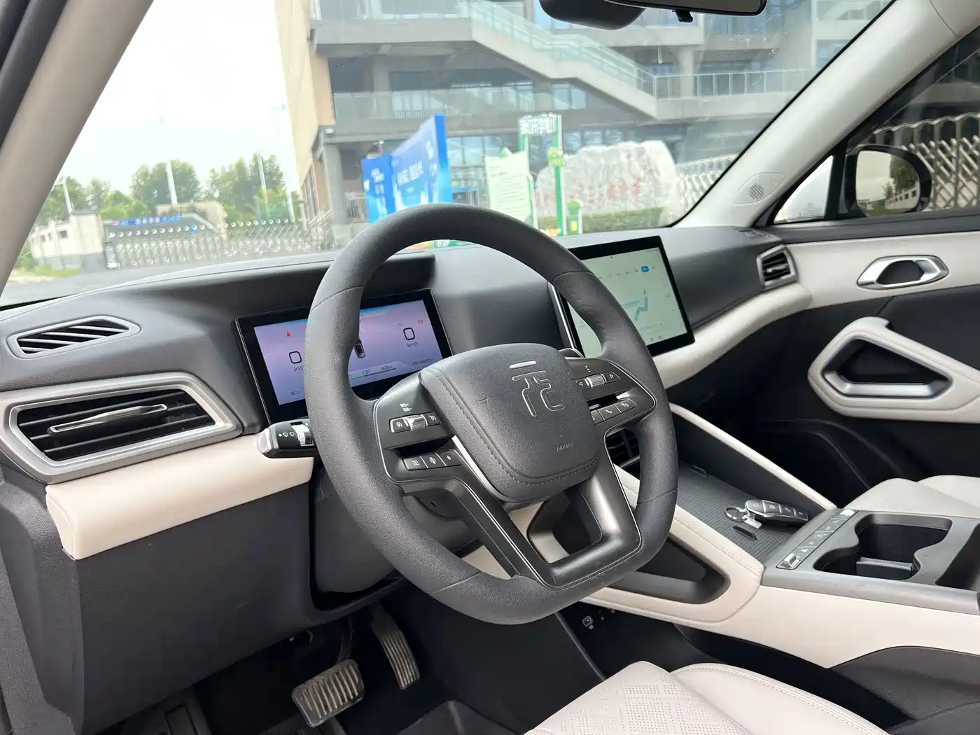 BYD Yuan UP 2026 2025 Model 301KM Navigator