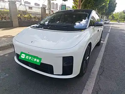 Li Auto i8