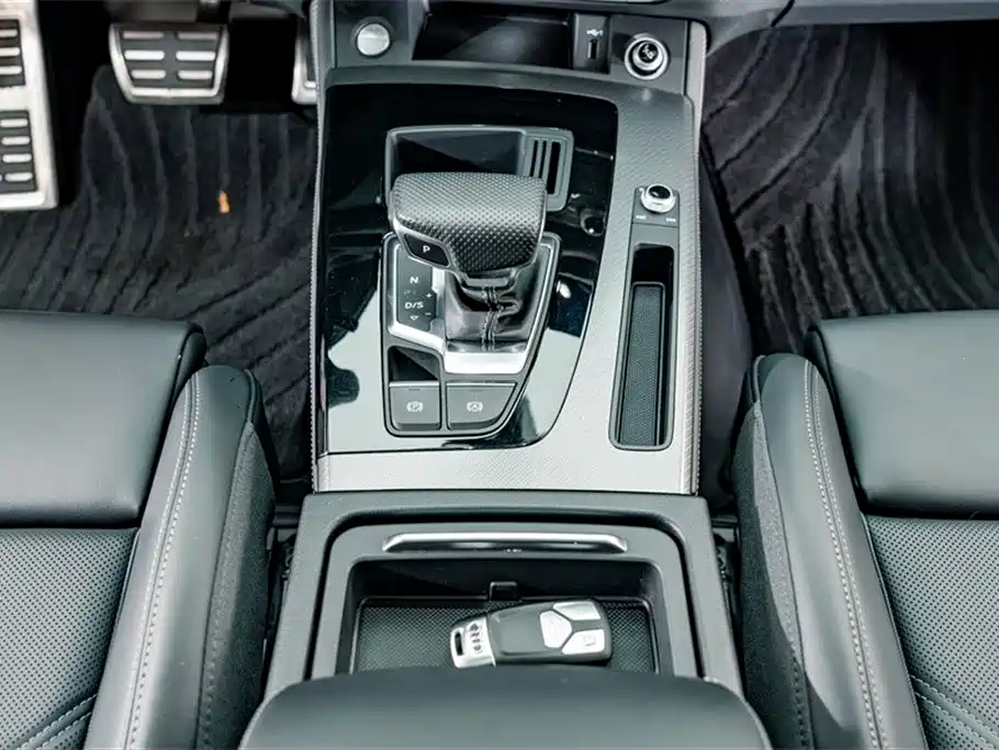 Audi Q5L 2024 Model 40 TFSI Luxury Dynamic фото 12