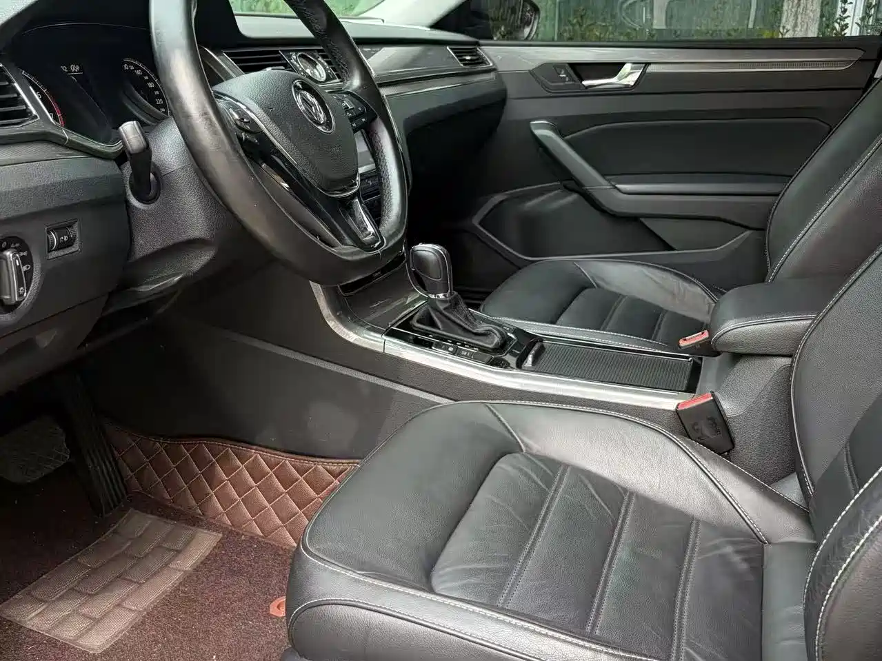 Volkswagen Passat 2017 280TSI DSG Prestige фото 8