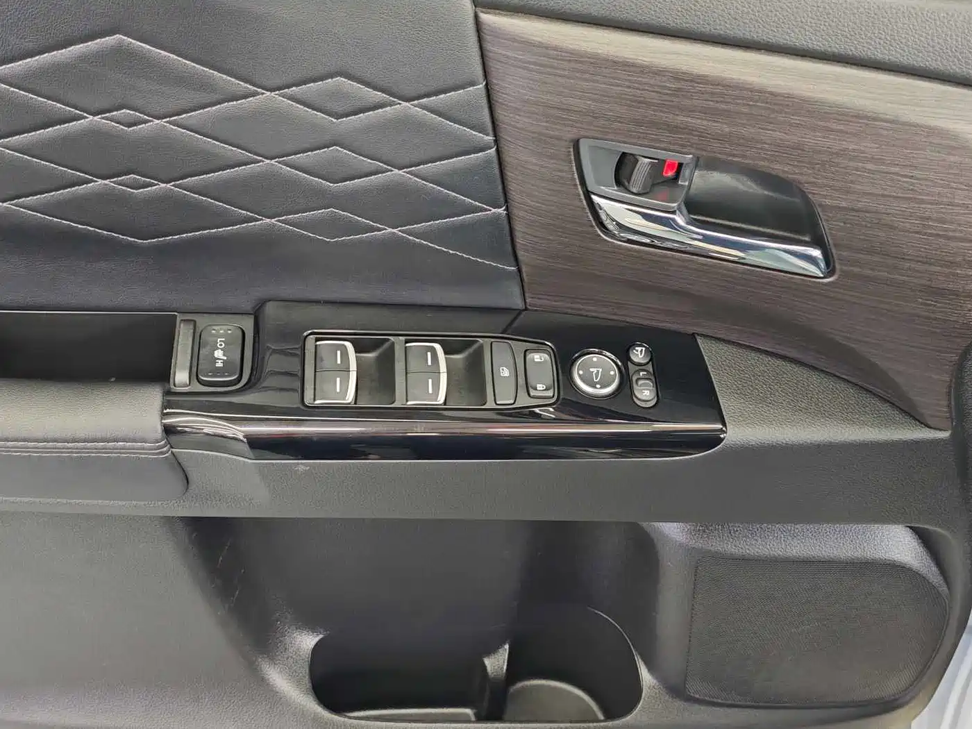 Honda Elysion 2024 2024 2.0L e:HEV Luxury Edition