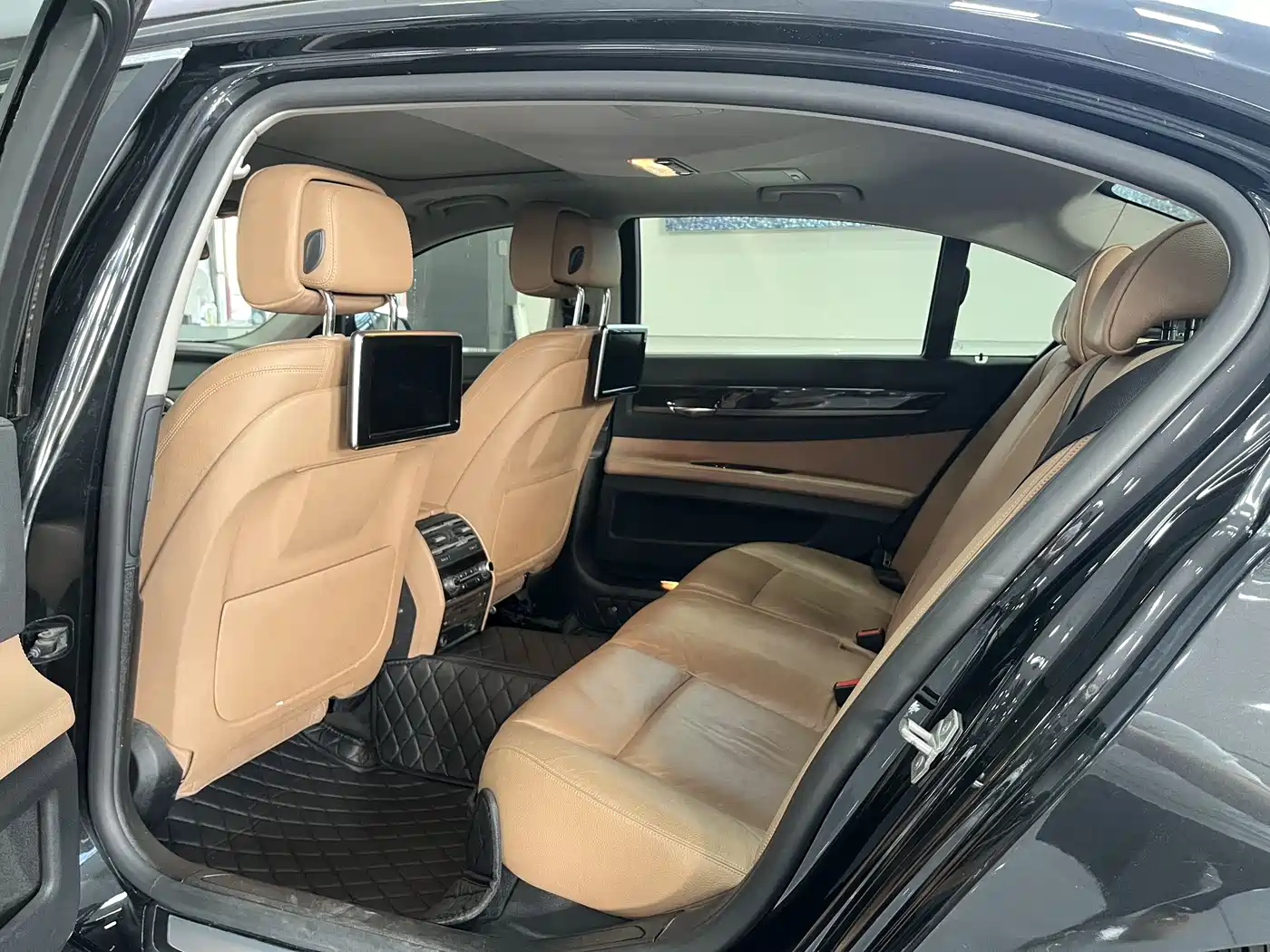 BMW 7 Series 2014 730Li Premium фото 11