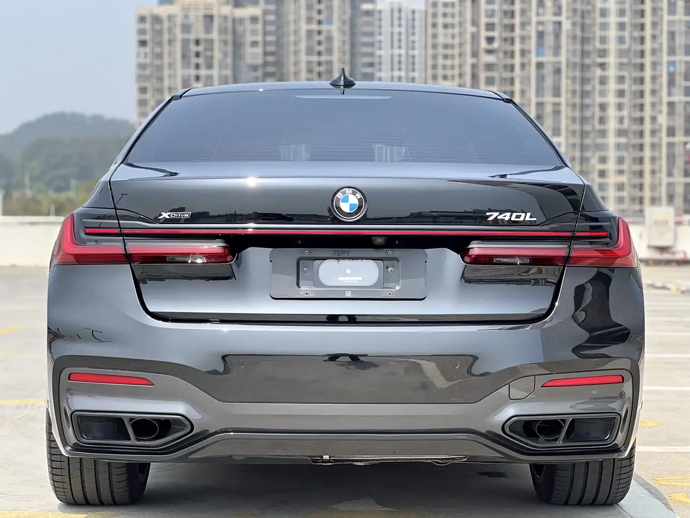 BMW 7 Series 2022 740Li xDrive Executive M Sport Package фото 10