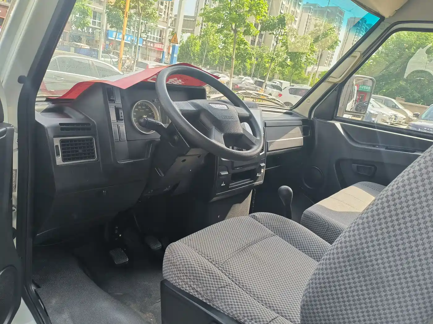 Iveco Daily 2018 2017 Model 2.5T A35 Bus 5-7 Seats 47Z5