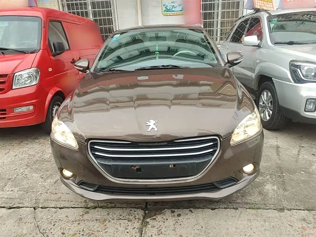 Peugeot 301 2014 1.6L Automatic Comfort Edition фото 3