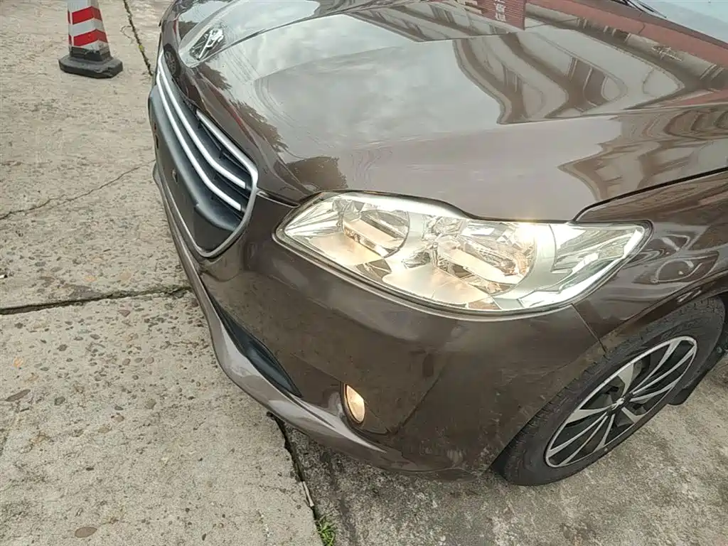 Peugeot 301 2014 1.6L Automatic Comfort Edition фото 24