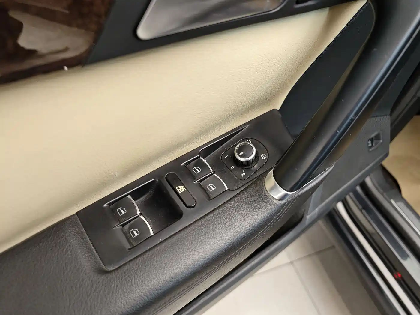Volkswagen Magotan 2013 3.0FSI Flagship Model фото 10