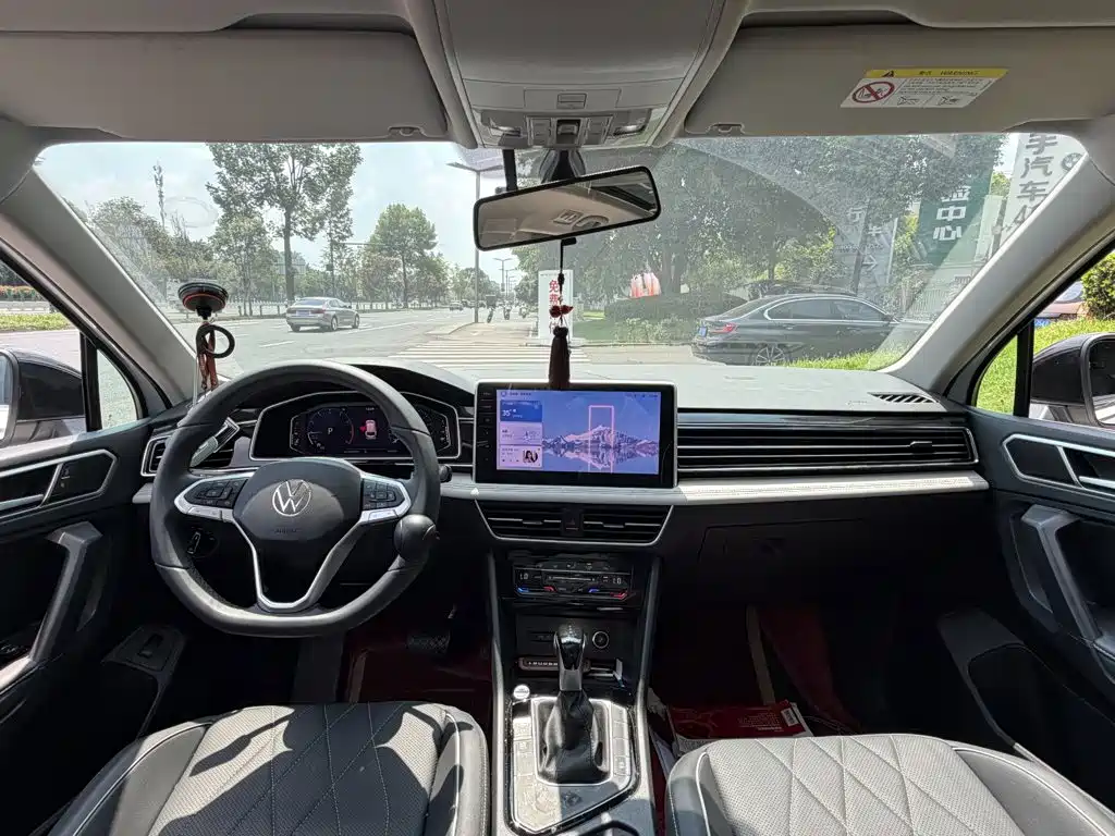 Volkswagen Tiguan L 2025 2025 Model 300TSI Auto 2WD Dragon Edition