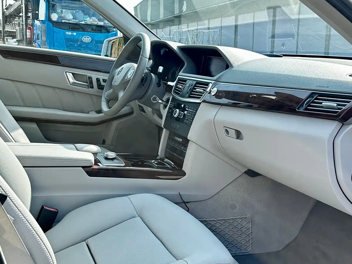 Mercedes-Benz E-Class 2012 E 200 L CGI Elegance фото 5