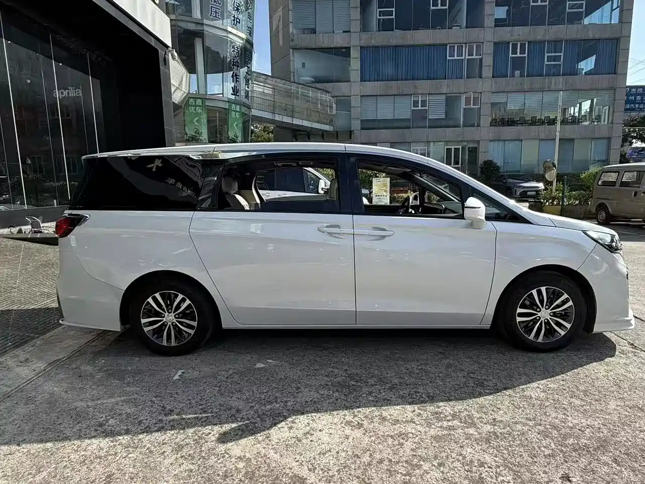 Buick GL8, миниатюра 4