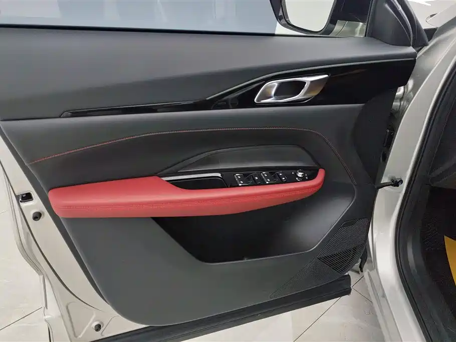 CHANGAN CHANGAN AUCHAN Z6