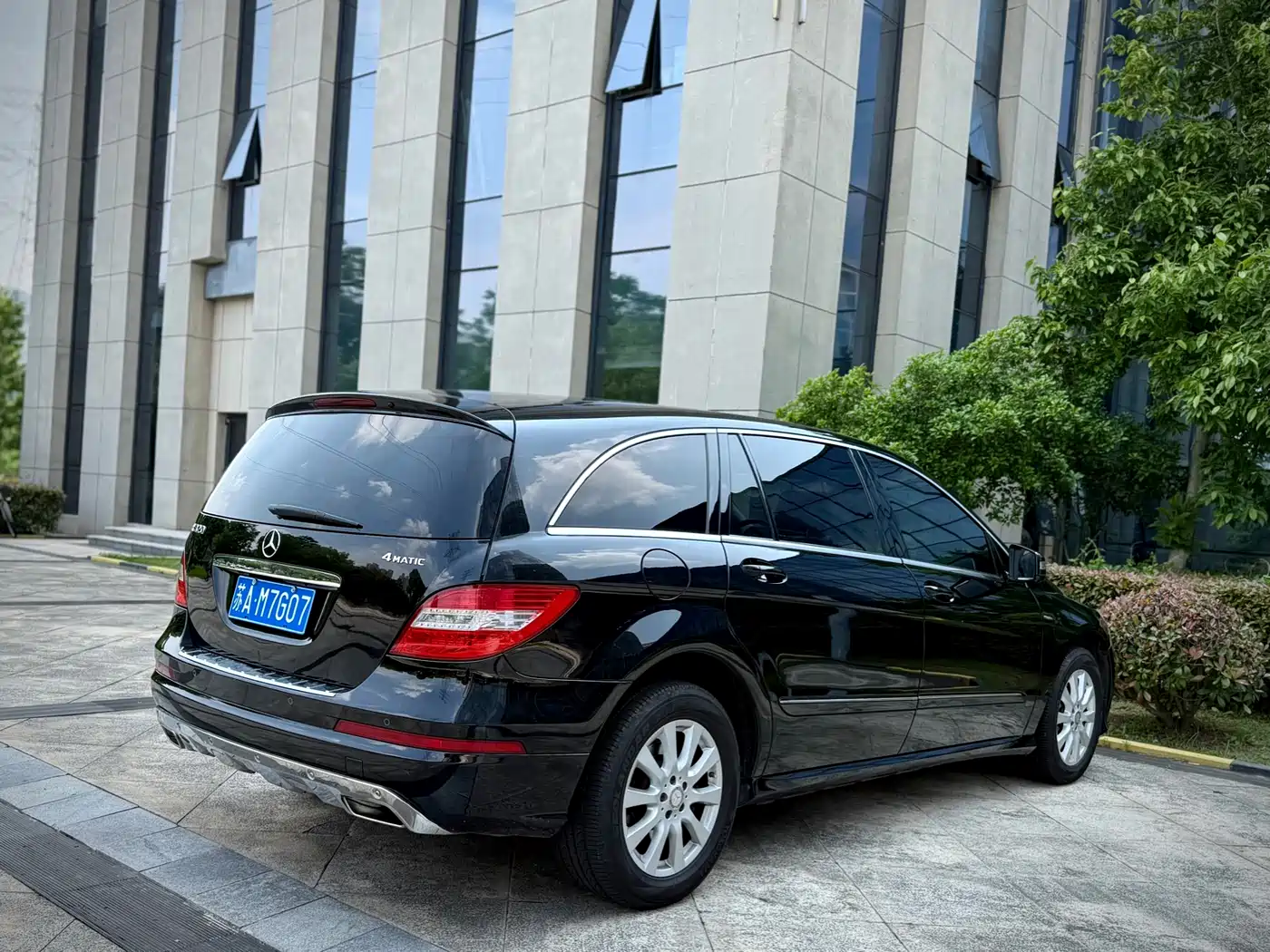 Mercedes-Benz R-Class 2017 R 320 4MATIC Business Collector's Edition фото 7