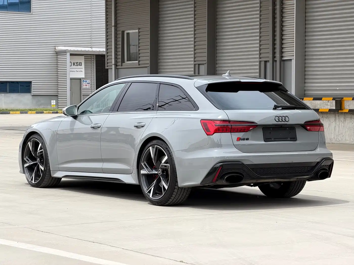 AUDI RS 6