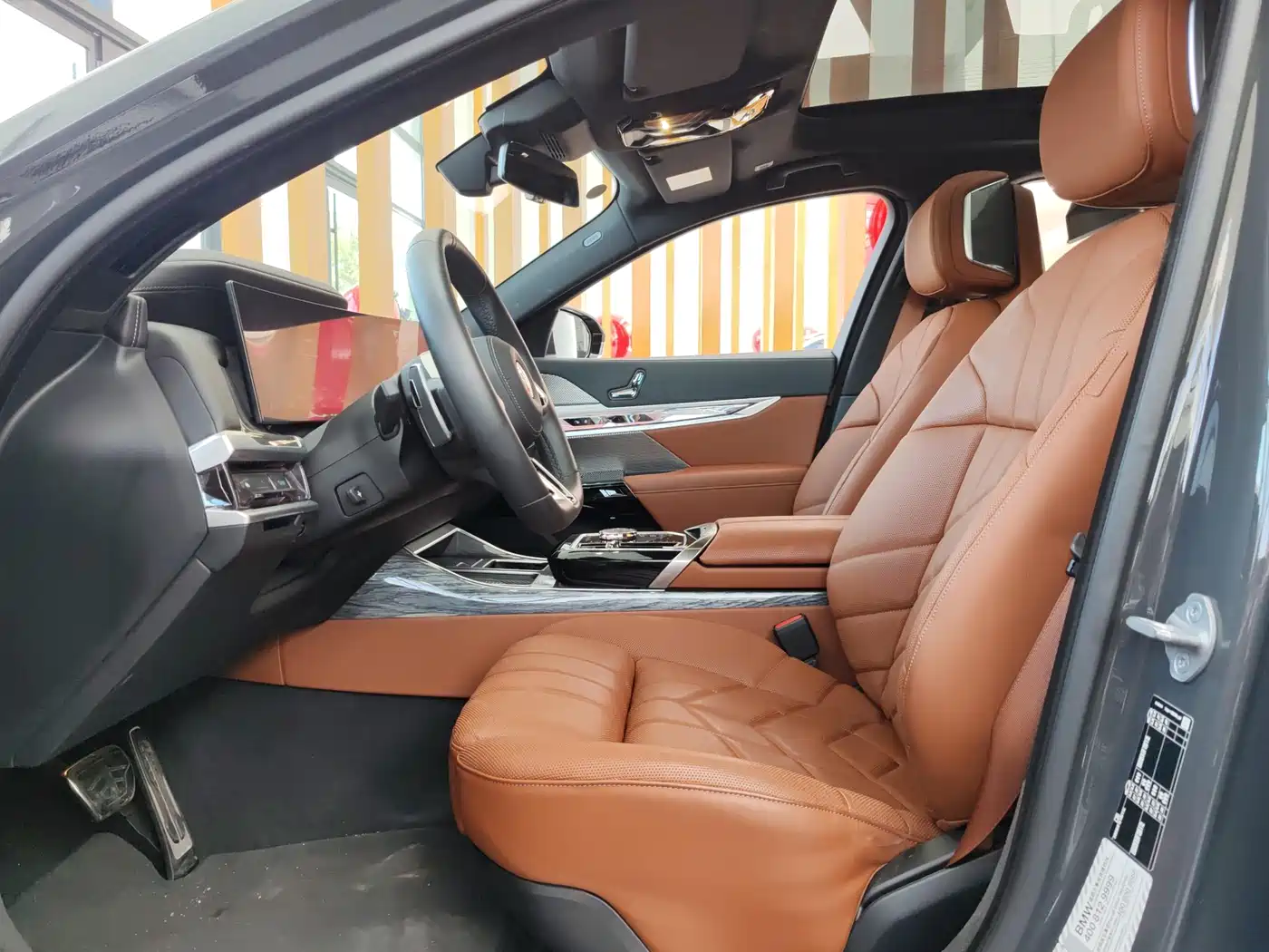 BMW 7 Series 2023 740Li Exclusive M Sport Package фото 8