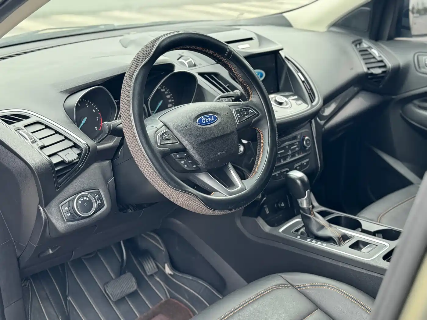 Фото 9 - Ford Kuga