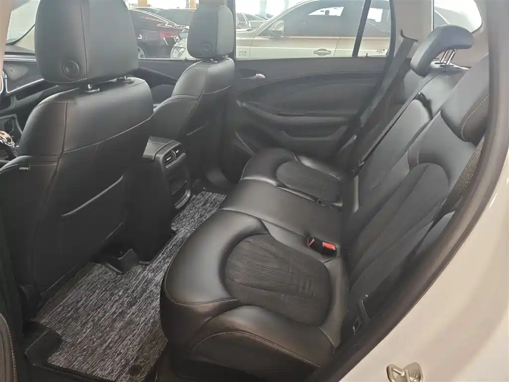 Buick Envision Plus 2017 20T FWD Premium фото 10