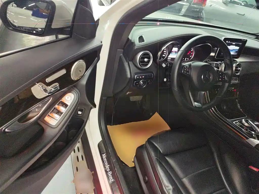 Mercedes-Benz GLC 2019 Facelift GLC 260 L 4MATIC Luxury фото 16