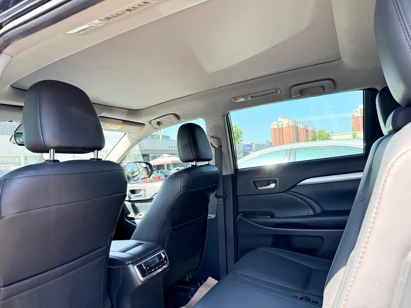 TOYOTA HIGHLANDER