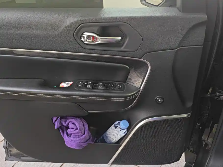 Jeep Commander PHEV 2020 2020 2.0T Plug-in Hybrid Premium Edition