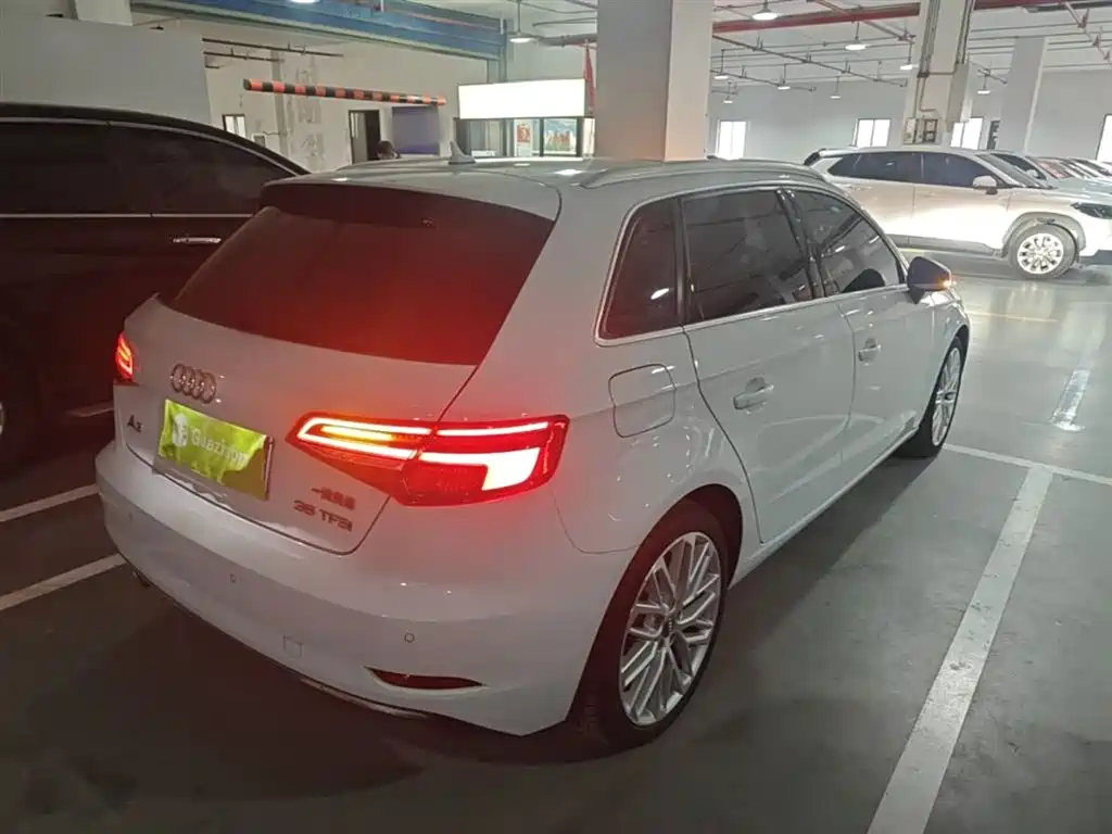 Audi A3 2018 30th Anniversary Sportback 35 TFSI Style фото 7