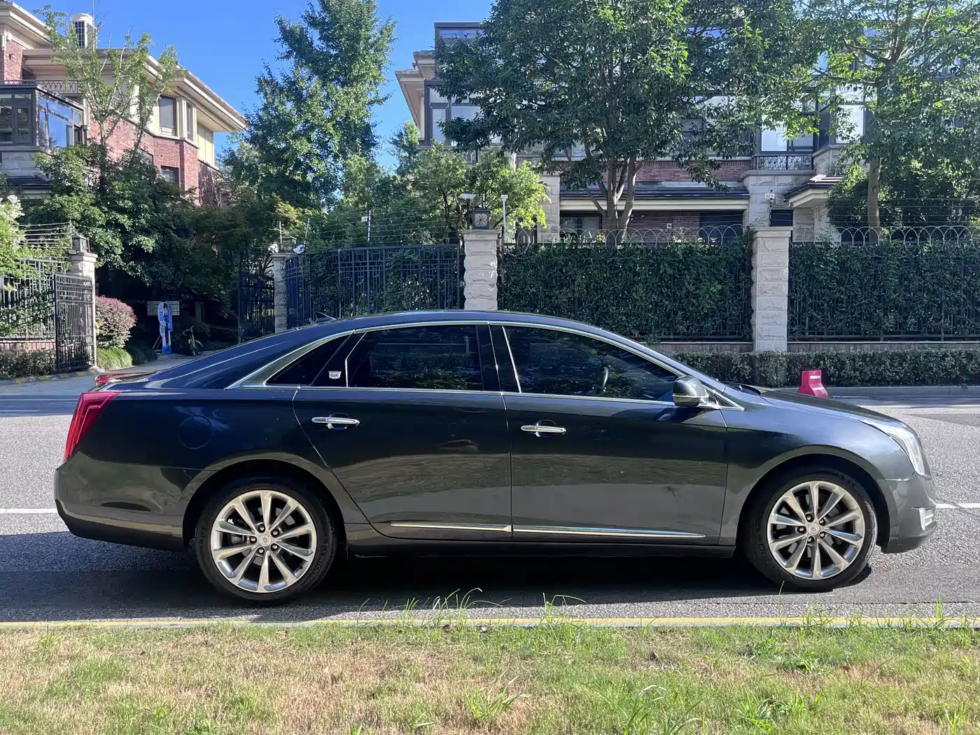 Cadillac XTS 2014 2014 28T Platinum Edition