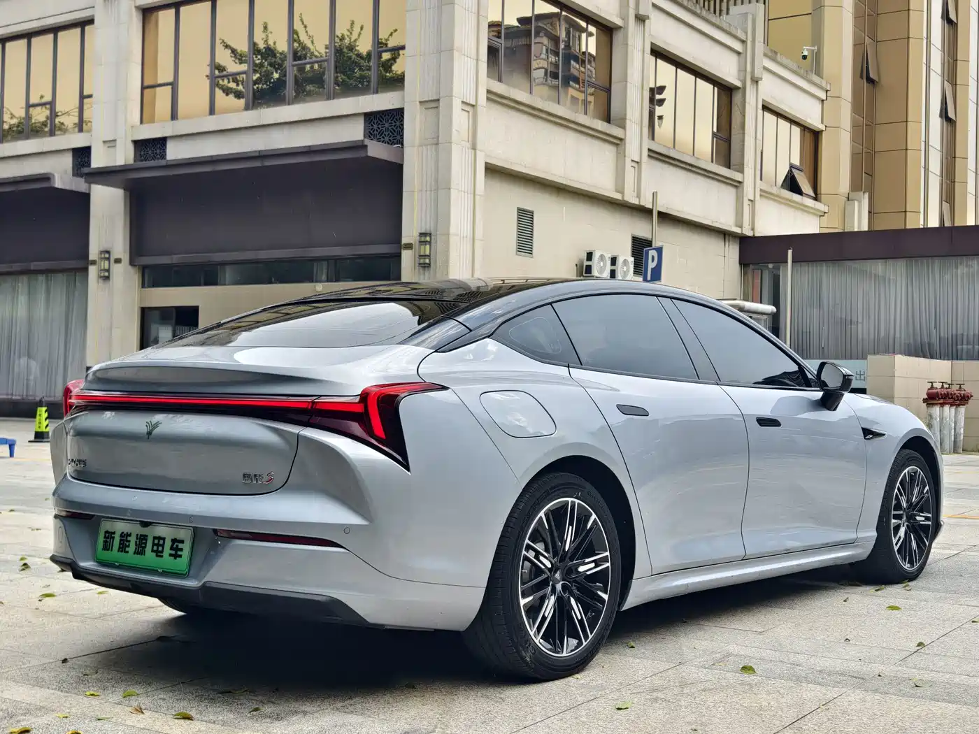 Nezha Auto Nezha S 2024 2024 Extended Range 1160 Edition