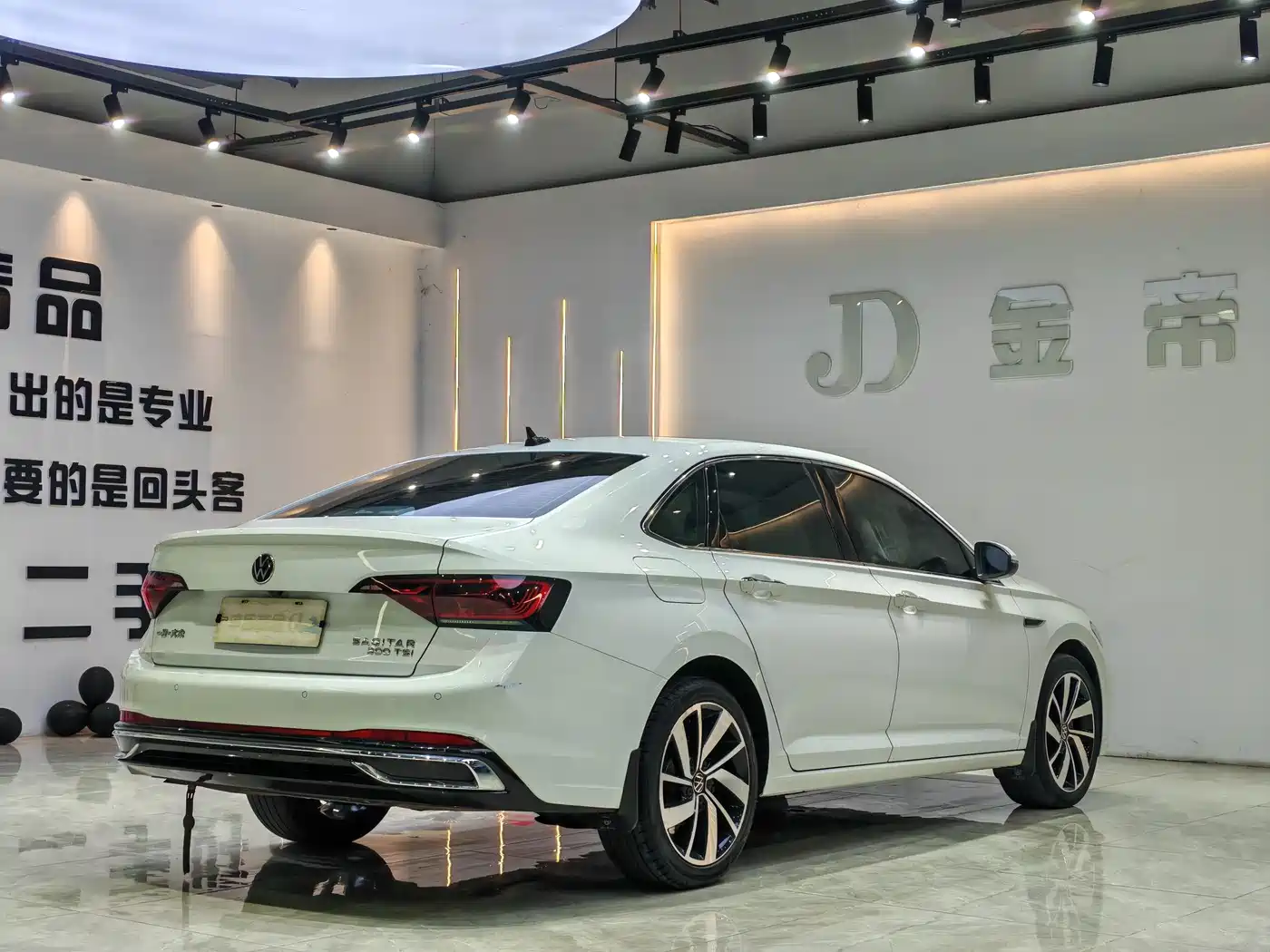Volkswagen Sagitar 2023 300TSI DSG Surpassing Edition фото 7
