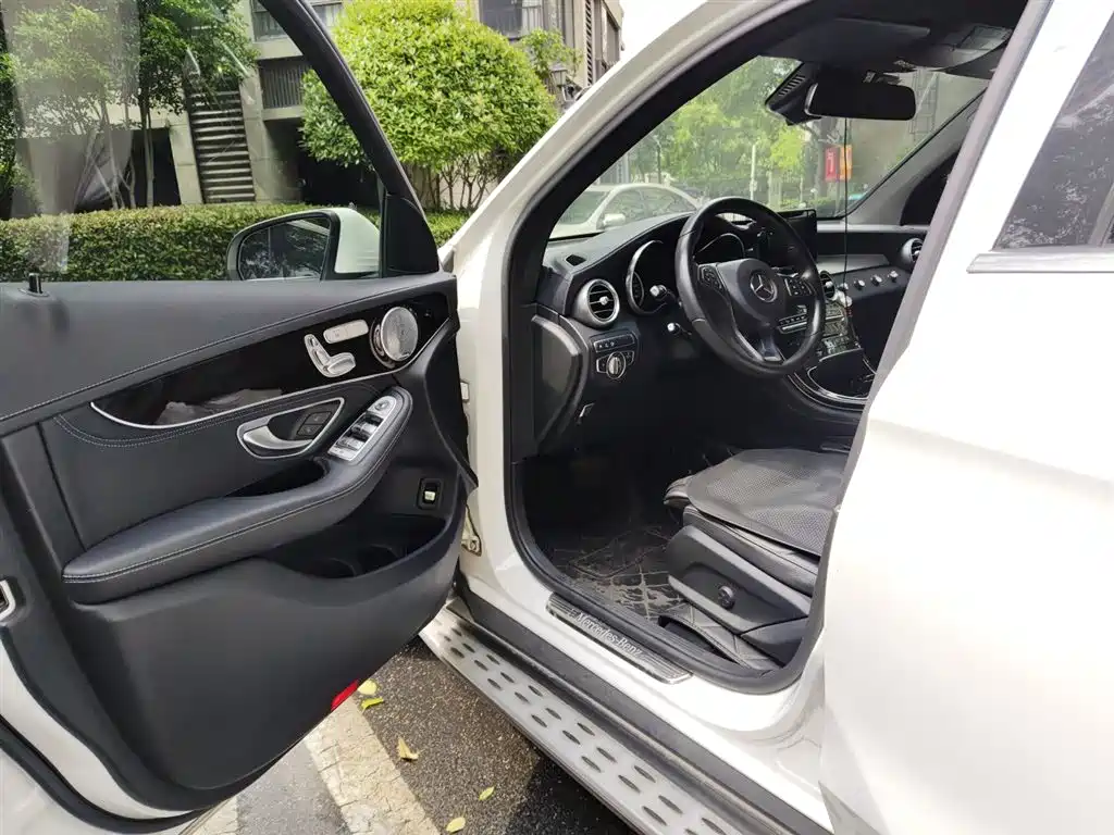 Mercedes-Benz GLC 2017 GLC 260 4MATIC Luxury фото 12