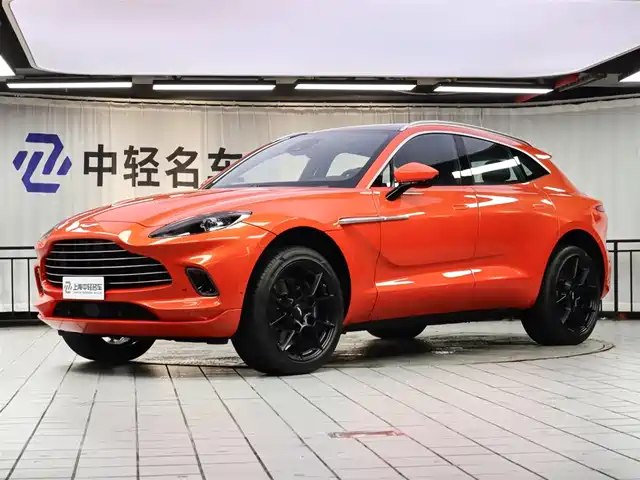 aston-martin dbx