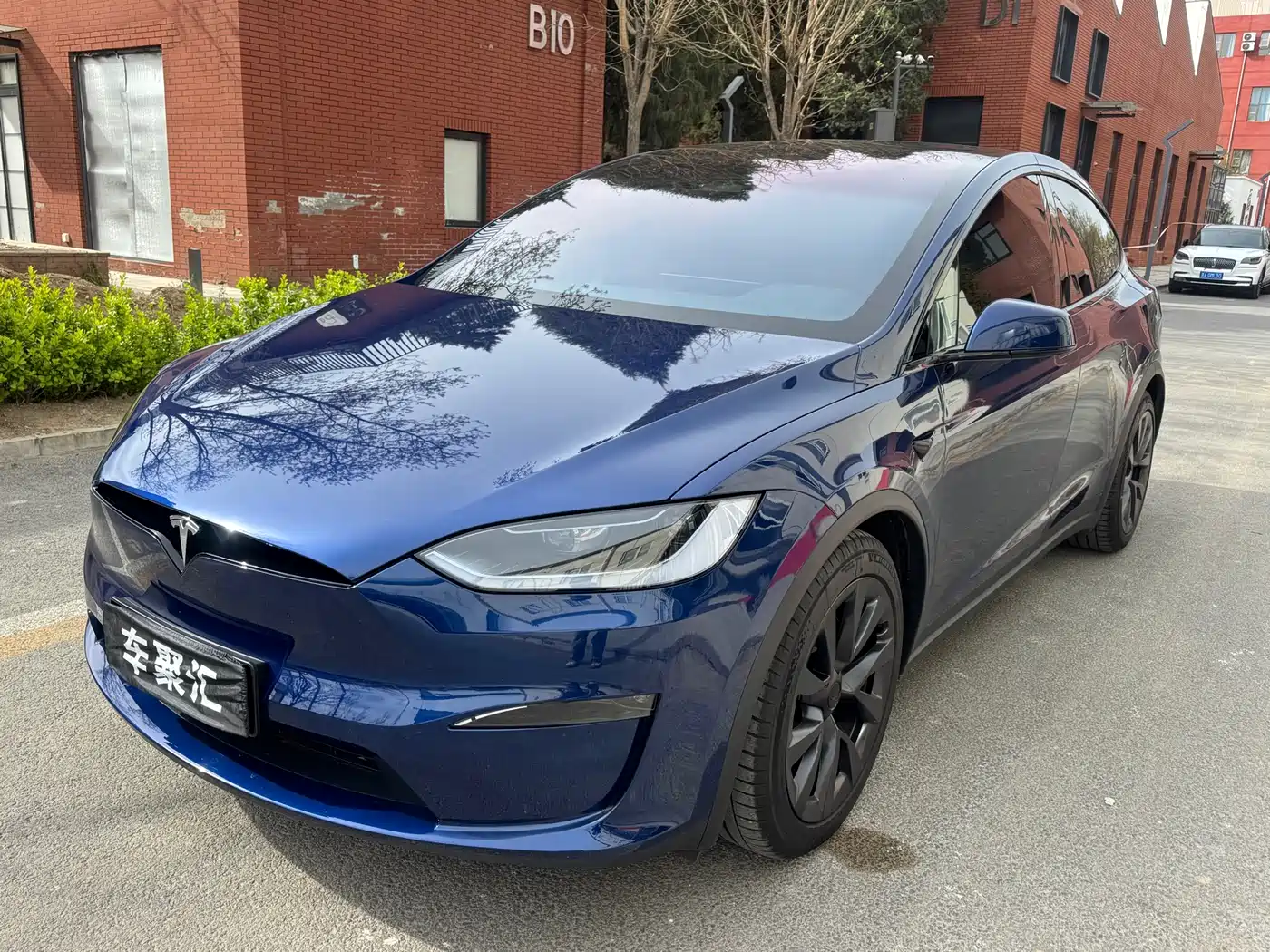 TESLA MODEL X
