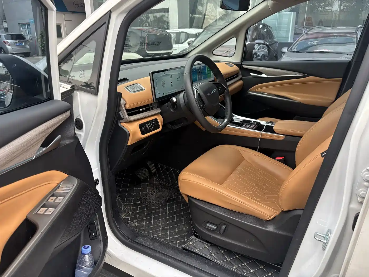SAIC Maxus Maxus G50 PHEV 2025 Pilot Edition фото 14