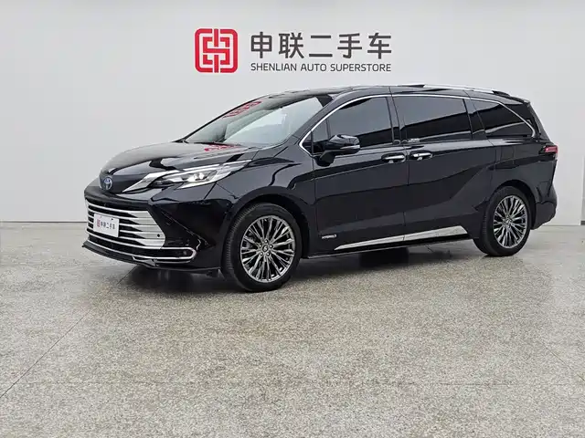 TOYOTA SIENNA 2023