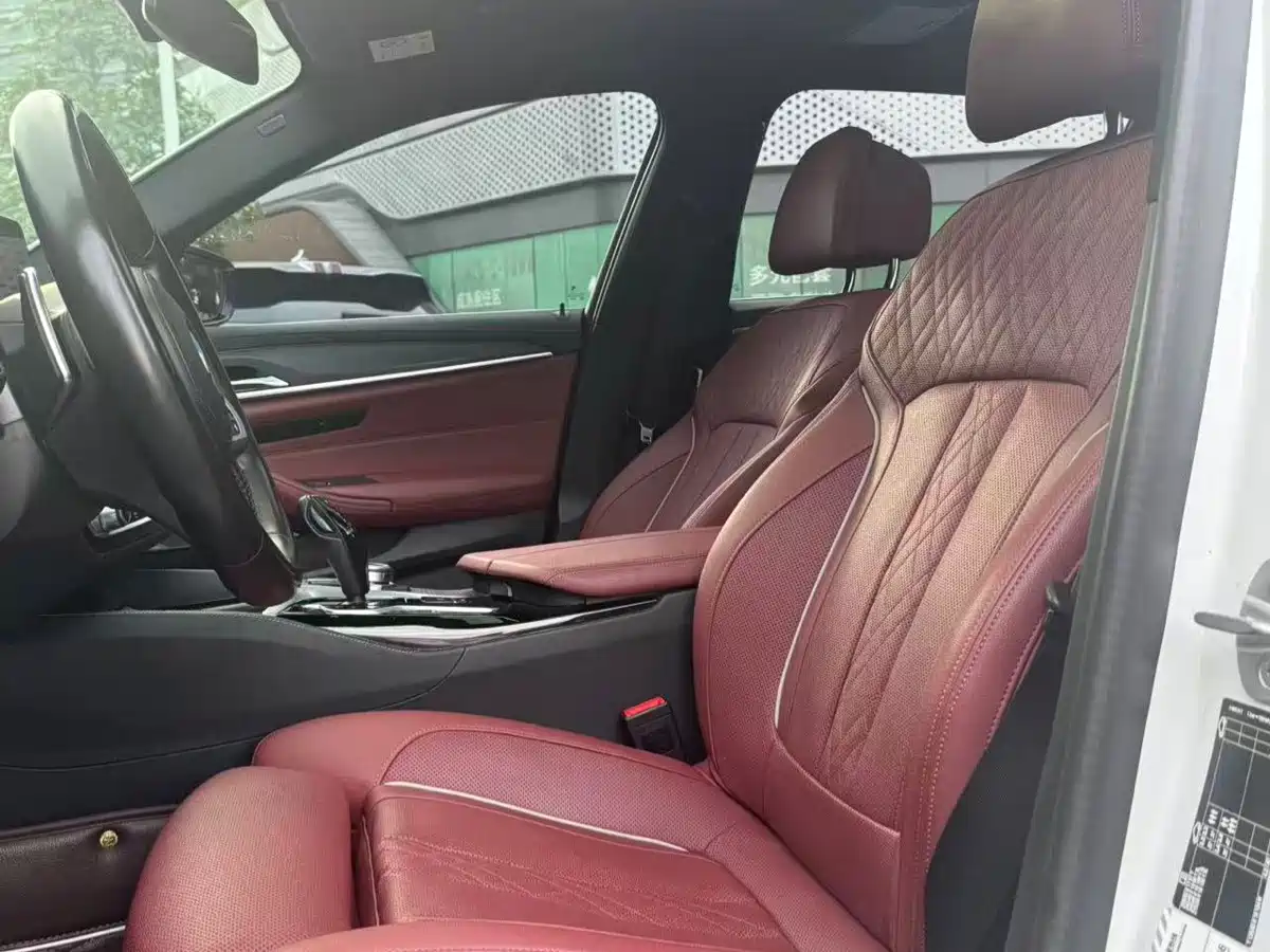 Photo 7 - BMW 5 Series