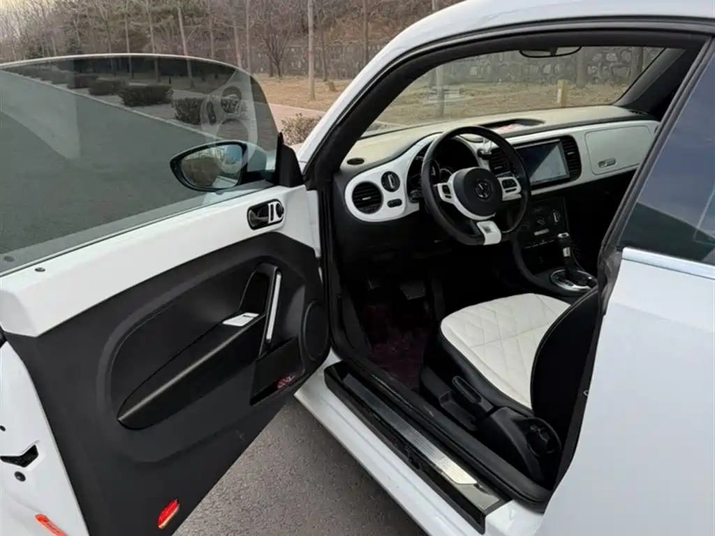 Volkswagen Beetle 2015 180TSI фото 17