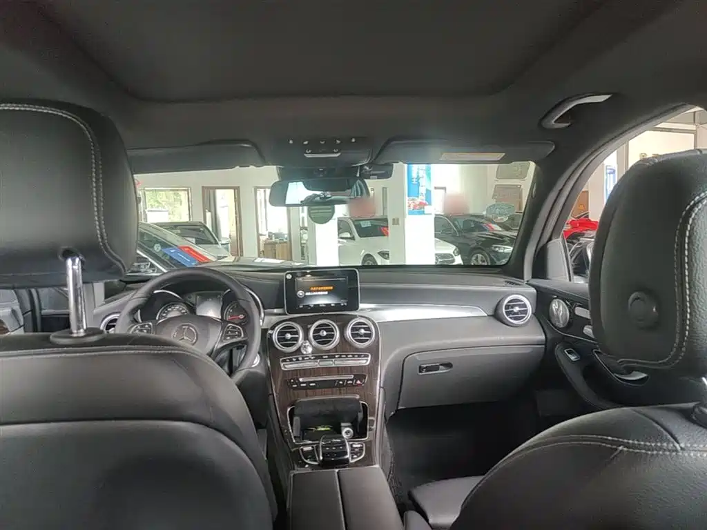 Mercedes-Benz GLC 2017 GLC 260 4MATIC Luxury фото 18