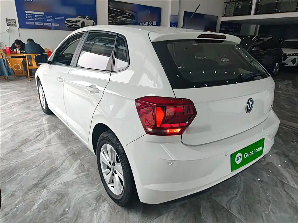 Volkswagen Polo 2019 Plus 1.5L Automatic Panorama Enjoyment Edition фото 5