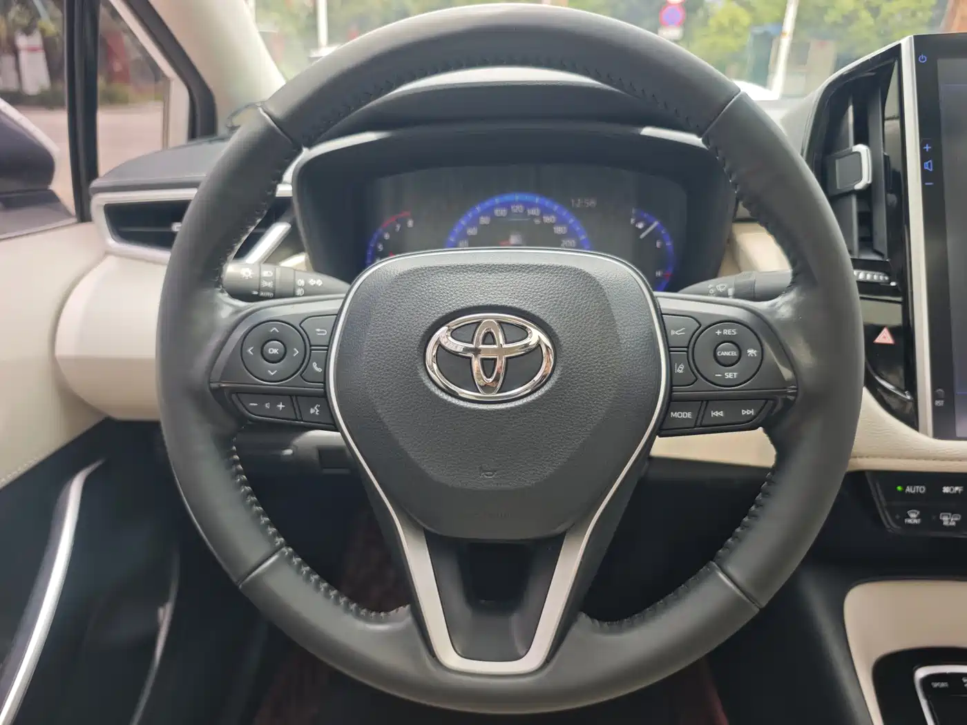 Photo 13 - Toyota Corolla